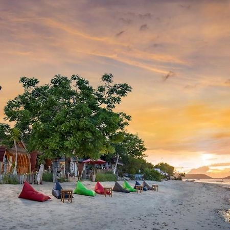 Santen Beach Bungalows Ped Exteriör bild